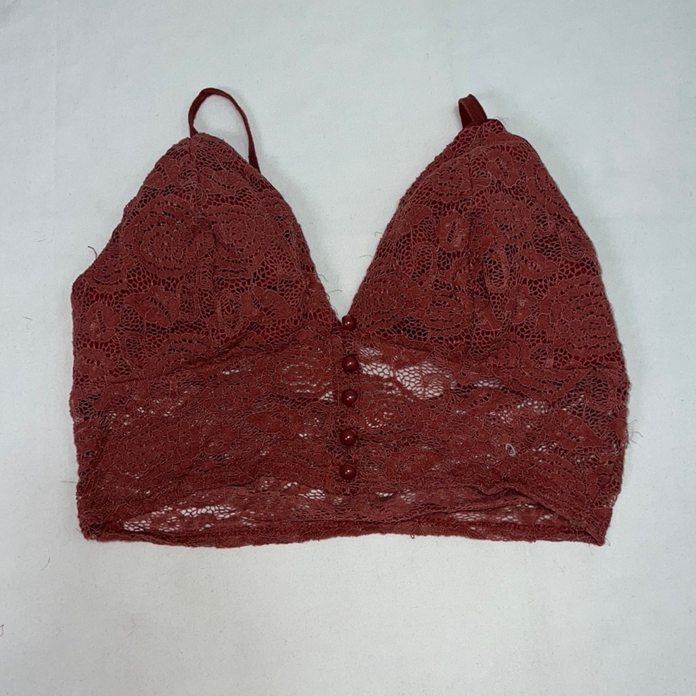 2393 women’s bozzolo red laced cropped top